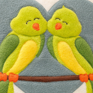 Kuschelkissen „Vogelpaar im Herz“--werky