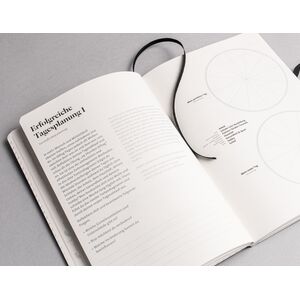 Buchkalender 2027 – A5+ Terminplaner mit Schweizer Broschur--werky