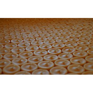 Bienenwachs Teelichter "Natur" - 10 Stück-Christophorus Gemeinschaft-werky